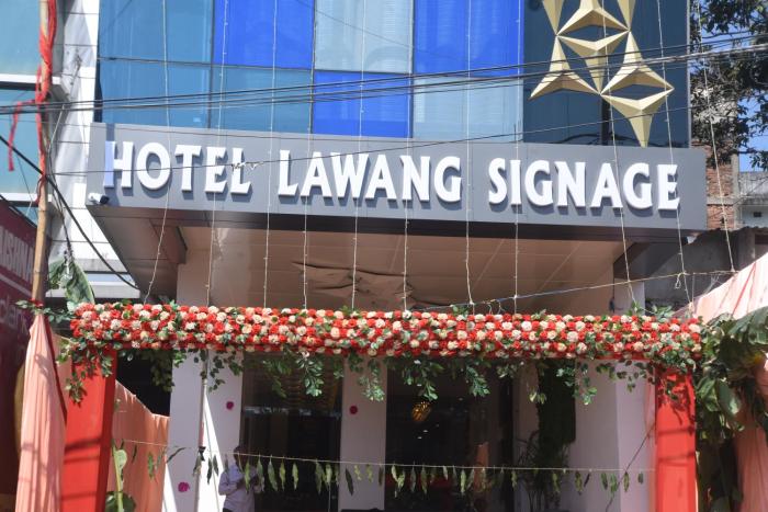 hotel lawang signage