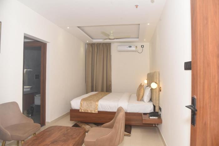 hotel lawang signage