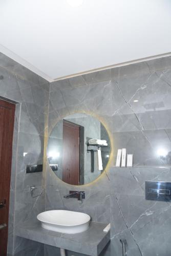 hotel lawang signage