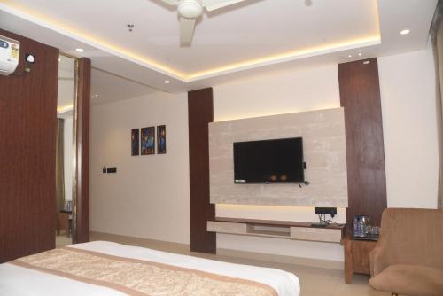 hotel lawang signage