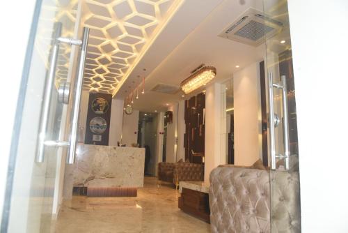 hotel lawang signage