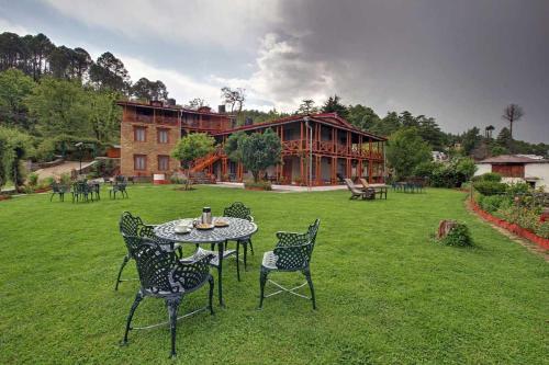vamoose eco lodge chevron