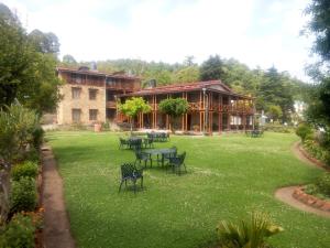 vamoose eco lodge chevron