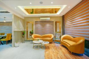 Hotel Fiora Inn,,3 star