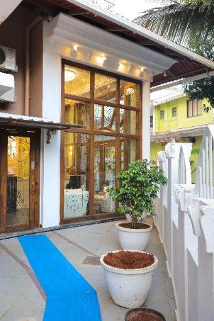 q23 resort candolim beach