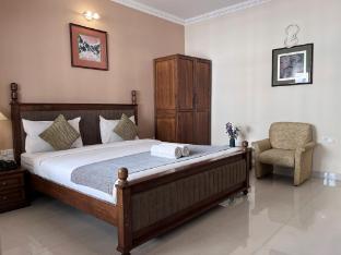 q23 resort candolim beach