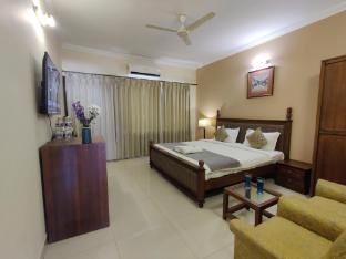 q23 resort candolim beach