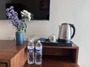 q23 resort candolim beach