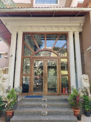 q23 resort candolim beach