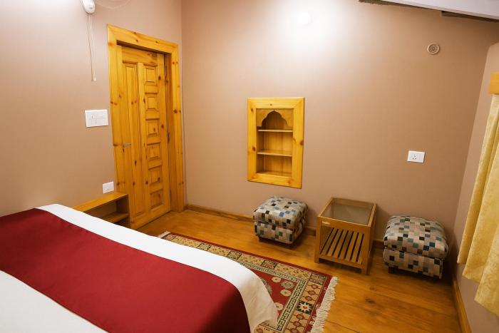 kafal pako resort luxury mountain view stay in mukteshwar