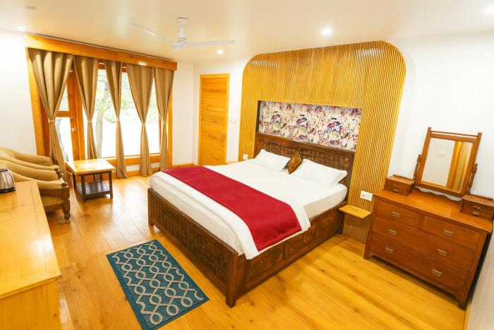 kafal pako resort luxury mountain view stay in mukteshwar