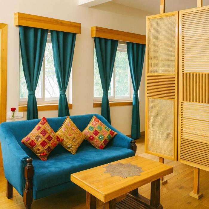 kafal pako resort luxury mountain view stay in mukteshwar