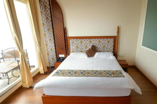 Kafal Pako Resort - Luxury Mountain View Stay In Mukteshwar,,4 star