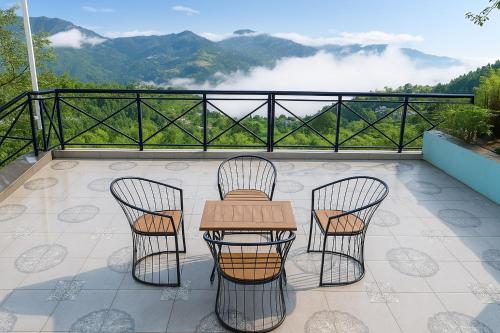 kafal pako resort luxury mountain view stay in mukteshwar