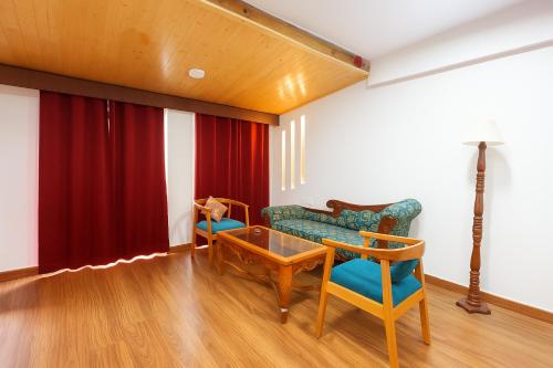 kafal pako resort luxury mountain view stay in mukteshwar