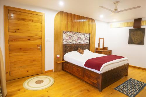 kafal pako resort luxury mountain view stay in mukteshwar