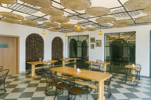 kafal pako resort luxury mountain view stay in mukteshwar