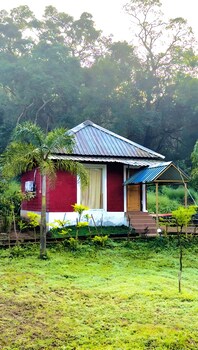 Revtree Dark Forest Inn,,2 star