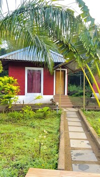 revtree dark forest inn