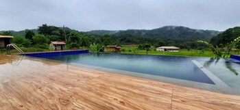 Revtree Dark Forest Inn,,2 star