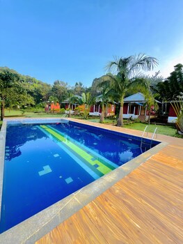 Revtree Dark Forest Inn,,2 star