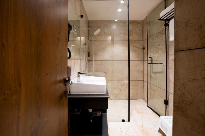 oriva vinflora residency nr lv prasad hospital banjara hills