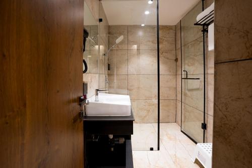 oriva vinflora residency nr lv prasad hospital banjara hills