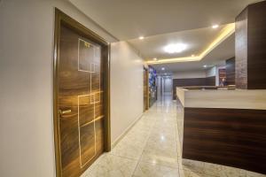 hotel stay on the way bangalore airport