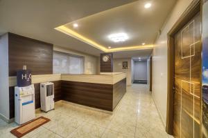 hotel stay on the way bangalore airport