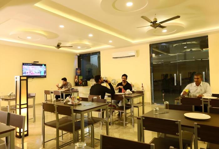 hotel aeroporto near delhi international airport