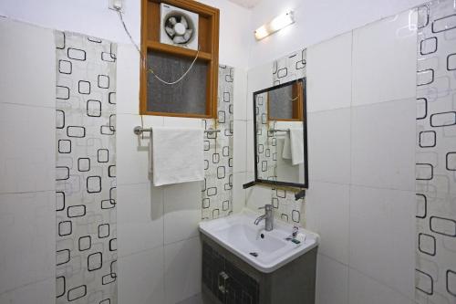 hotel aeroporto near delhi international airport