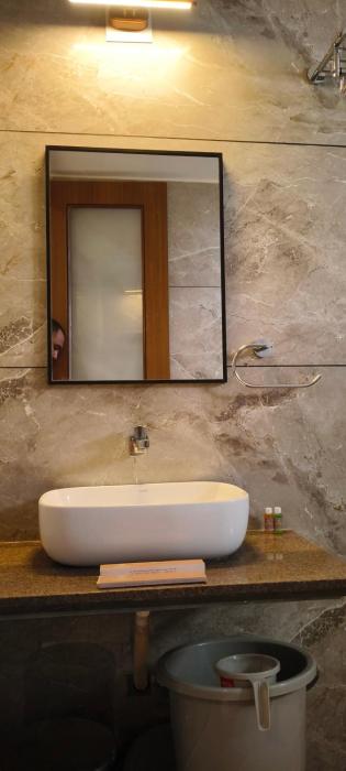 hotel shlokinn