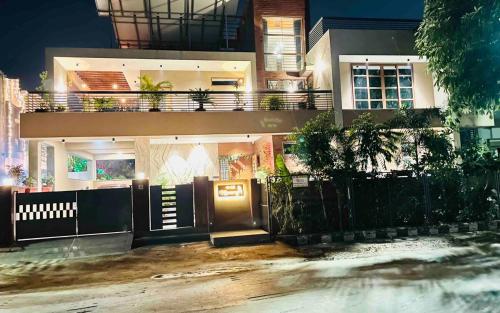 nisargs stays