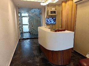 hotel royal oak sector 40