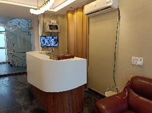 hotel royal oak sector 40