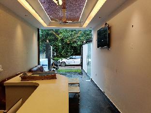 hotel royal oak sector 40