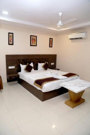 The Rudraksh Hotel,,4 star