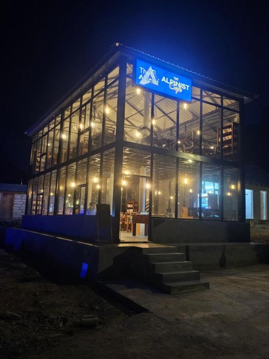 the alpinist glamping resort