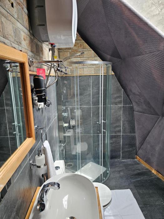 the alpinist glamping resort