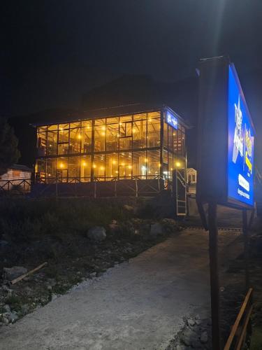 the alpinist glamping resort