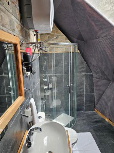 the alpinist glamping resort