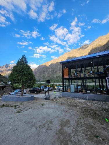 the alpinist glamping resort
