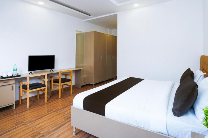 hotel o noida sky suites sector 44 near botanical metro