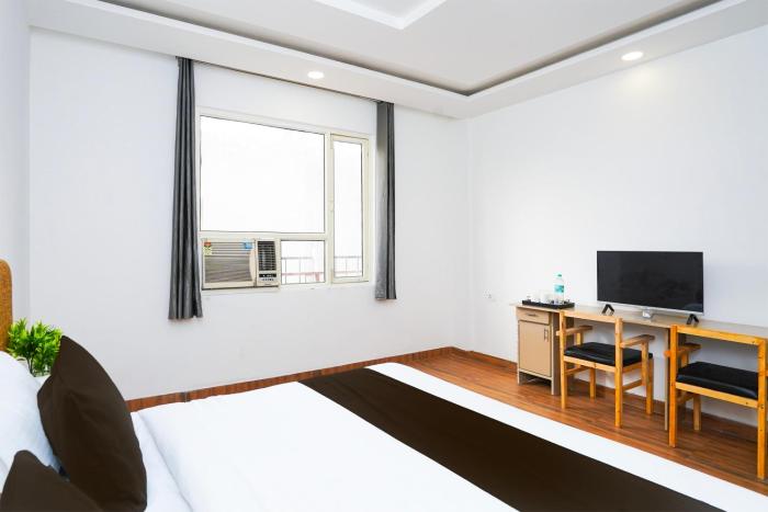 hotel o noida sky suites sector 44 near botanical metro