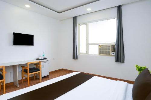hotel o noida sky suites sector 44 near botanical metro