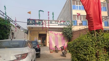 Vasundhara Garden,,2 star