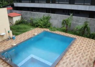 hi5 private villa nagaon