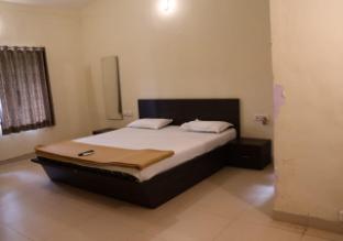 hi5 private villa nagaon