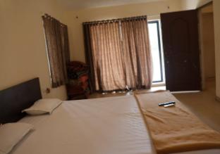 hi5 private villa nagaon