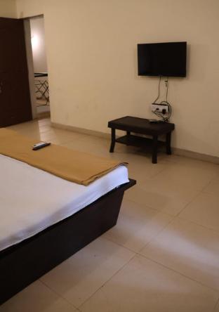 hi5 private villa nagaon